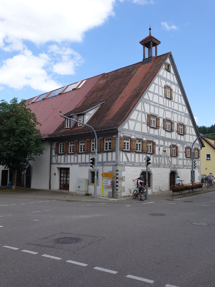 Benningen, Fachwerkhaus in der Beihinger Strae (26.06.2016)
