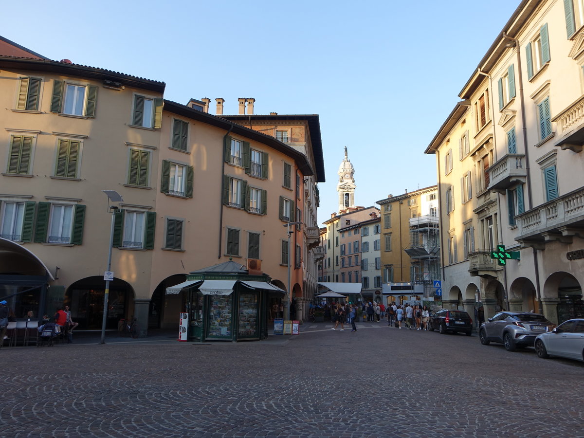 Bergamo, historische Gebude in der Via XX Septembre (29.09.2018)