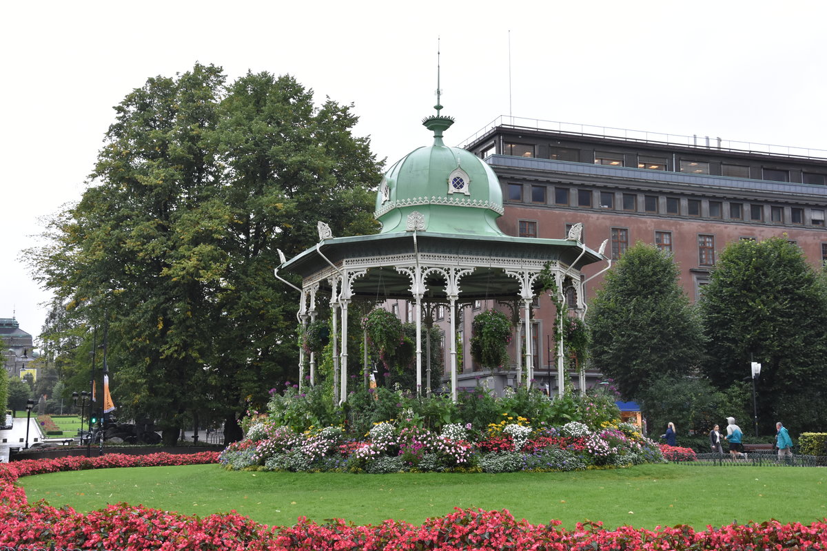 BERGEN (Fylke Vestland, bis 31.12.2019 Fylke Hordaland), 10.09.2016, Pavillon im Stadtpark