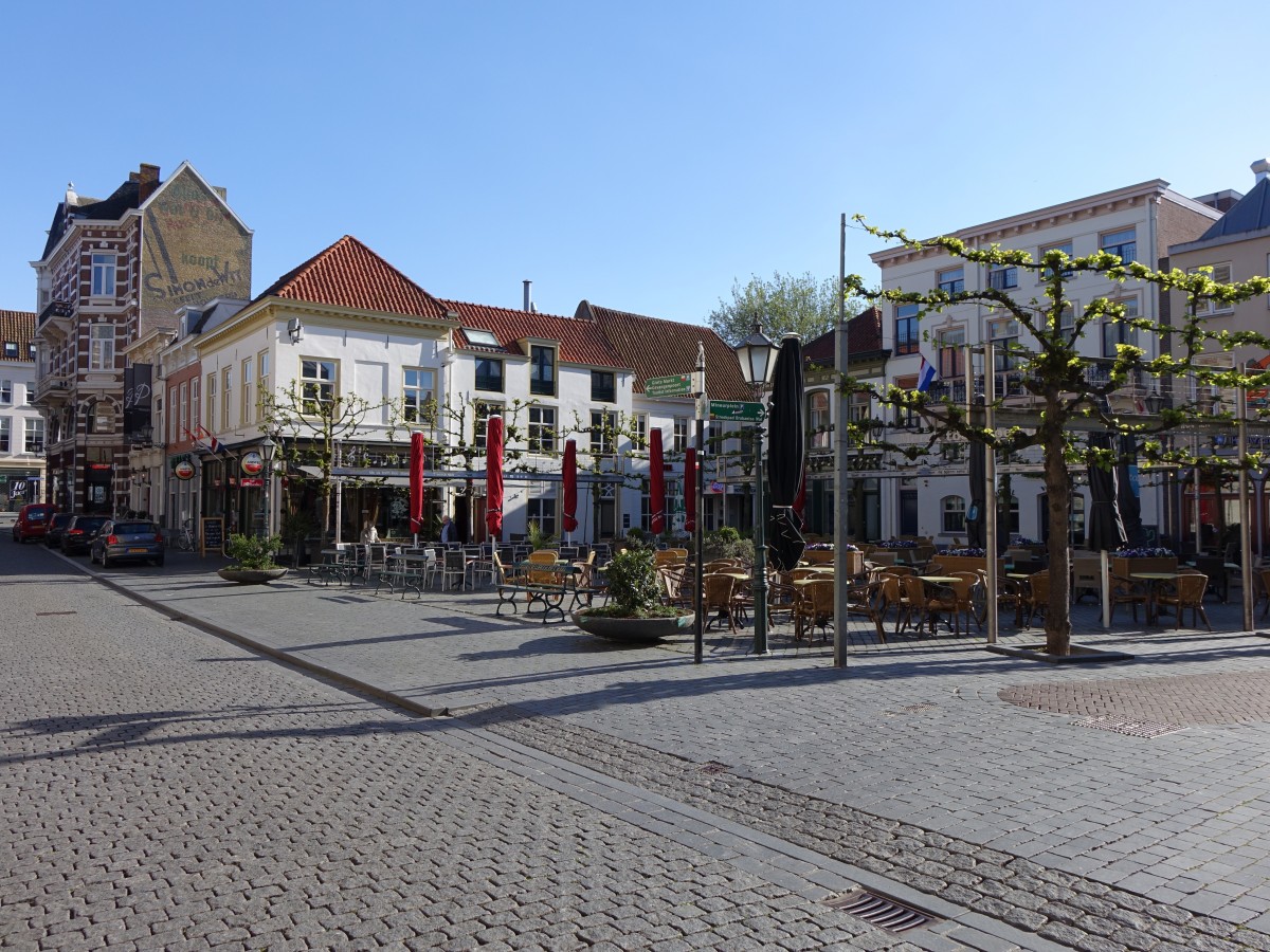 Bergen op Zoom, Häuser am Beursplein (30.04.2015)