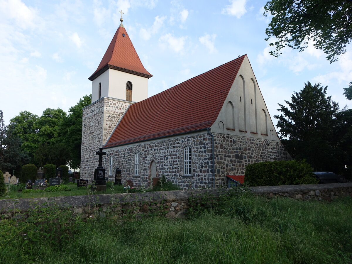 Berlin-Blankenburg, evangelische Kirche, erbaut im 13. Jahrhundert (24.05.2026)