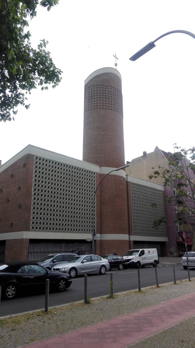 Berlin. Foto der syrisch-orthodoxen Mor-Afrem-Kirche. Aufgenommen am 09.06.2020.