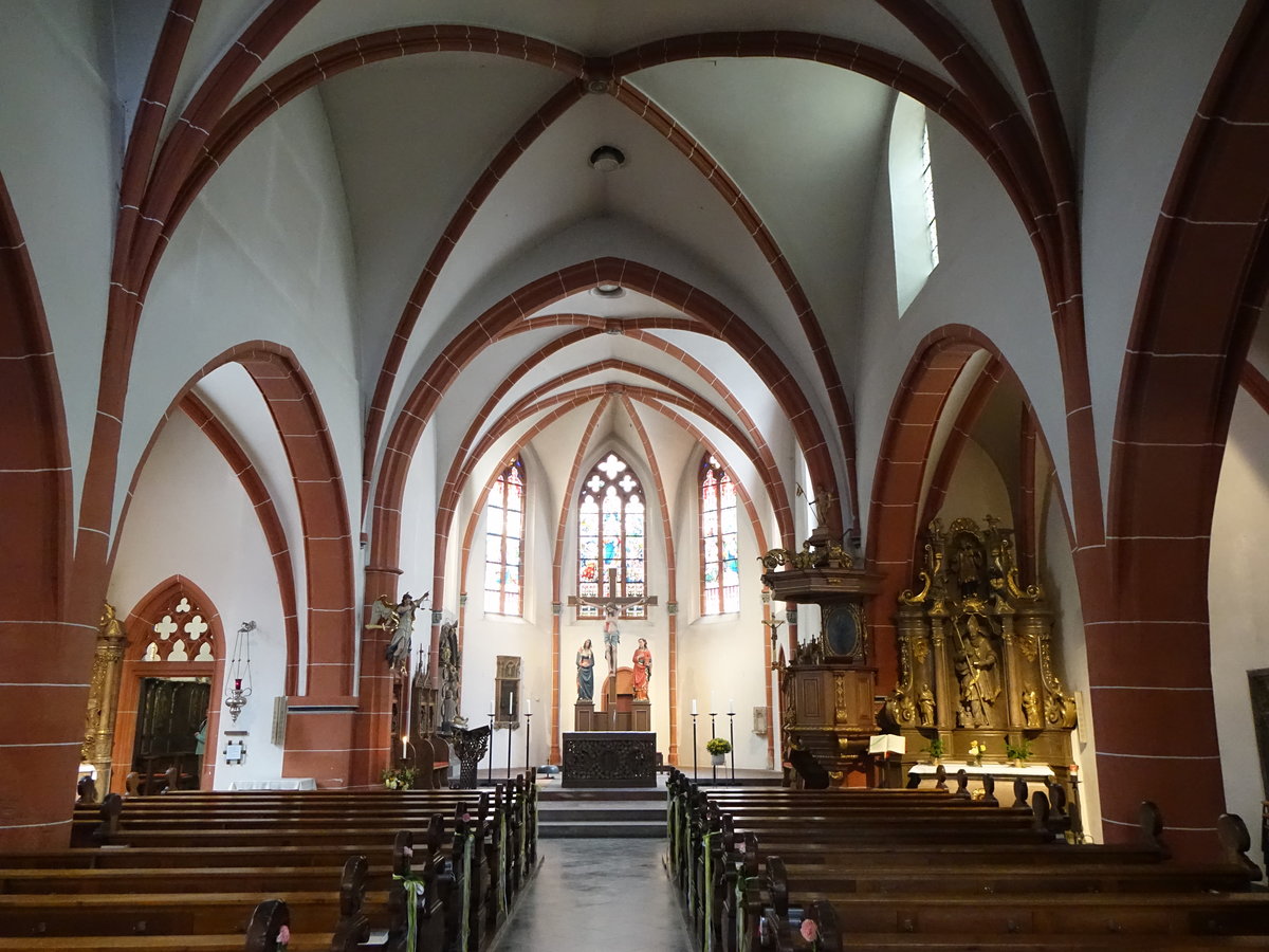 Bernkastel, Innenraum der St. Michael Kirche (03.10.2016)