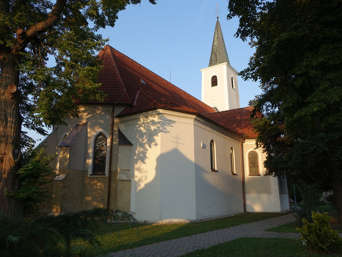 Bernolakovo / Lanschtz, gotische St. Stefan Kirche, erbaut im 14. Jahrhundert (29.08.2019)