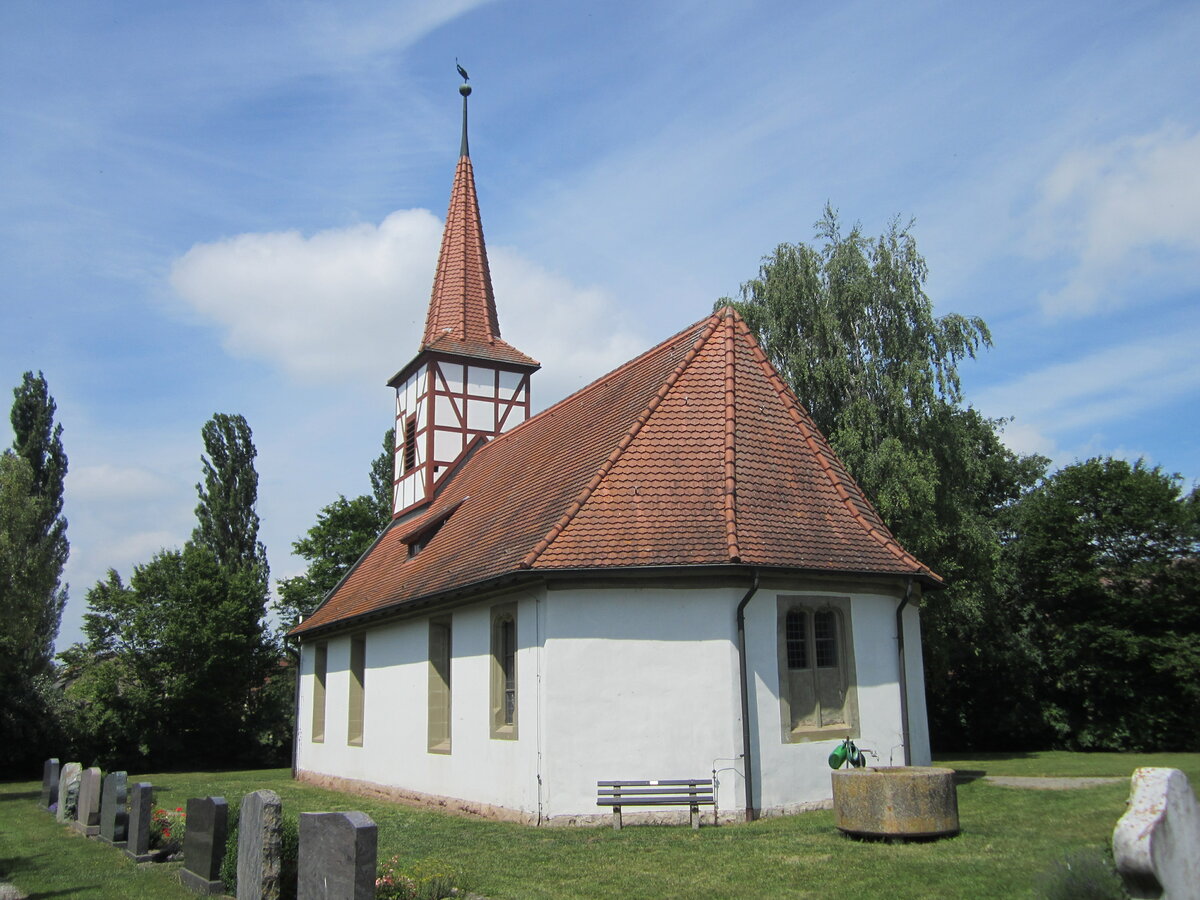 Berolzheim, evangelische St. Jakob Kirche, Saalkirche mit Fachwerkdachreiter, erbaut in der zweiten Hlfte 16. Jahrhundert (19.06.2014)