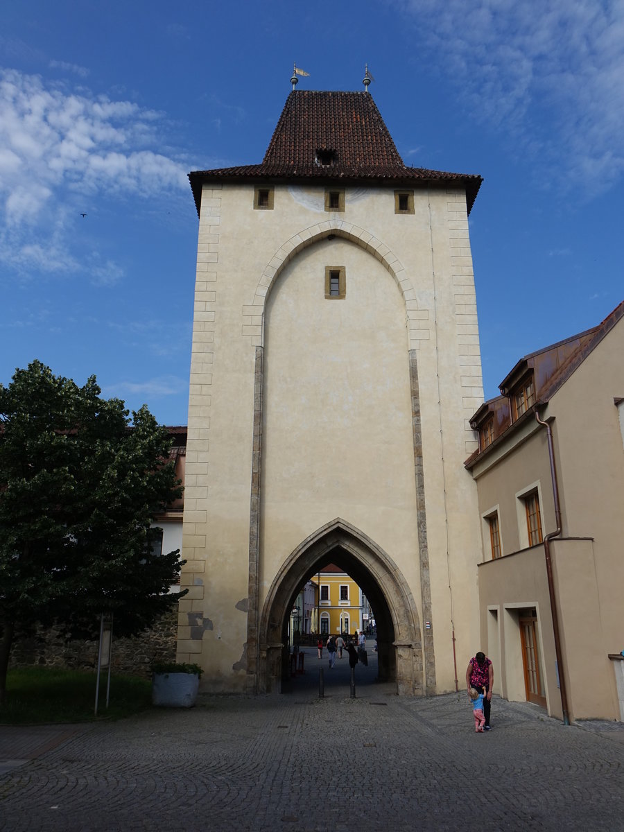 Beroun / Beraun, Prager Tor oder Prazska Brana, gotisches Stadttor aus dem 14. Jahrhundert (27.06.2020)