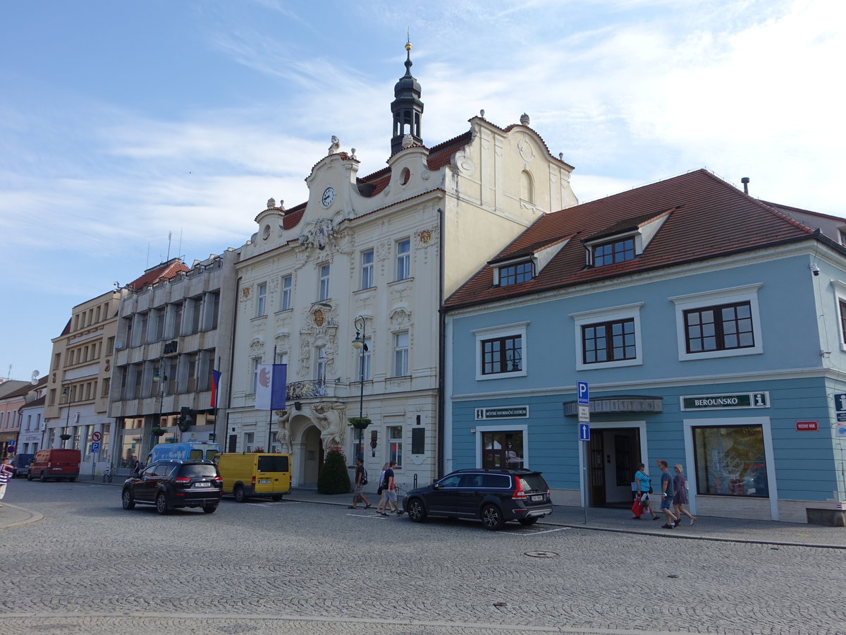 Beroun / Beraun, Rathaus am Husovo Namesti, erbaut im 16. Jahrhundert (27.06.2020)