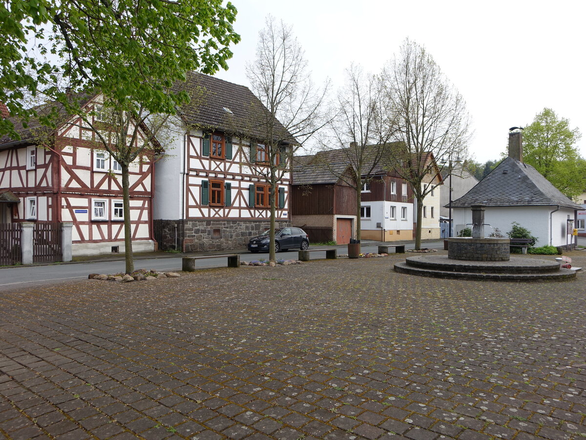 Bersrod, Backhaus und Huser am Lindenplatz (30.04.2022)