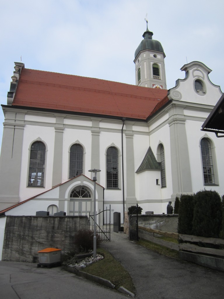 Bertoldshofen, St. Michael Kirche, erbaut von 1680 bis 1685, Umbau 1720 nach einem Entwurf von Johann Georg Fischer, Baufhrer Thomas Windt (06.03.2014)