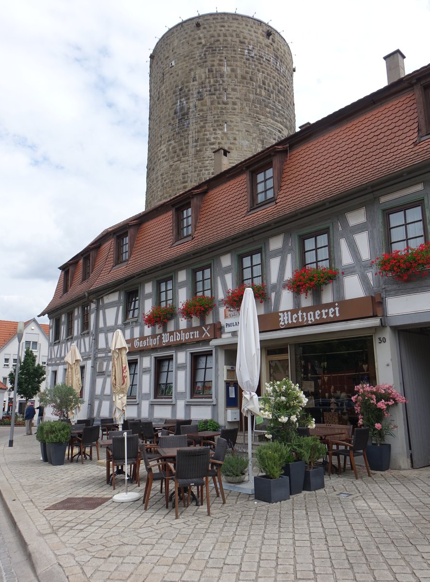 Besigheim, Waldhornturm und Gasthof Waldturn an der Hauptstrae (24.06.2018)