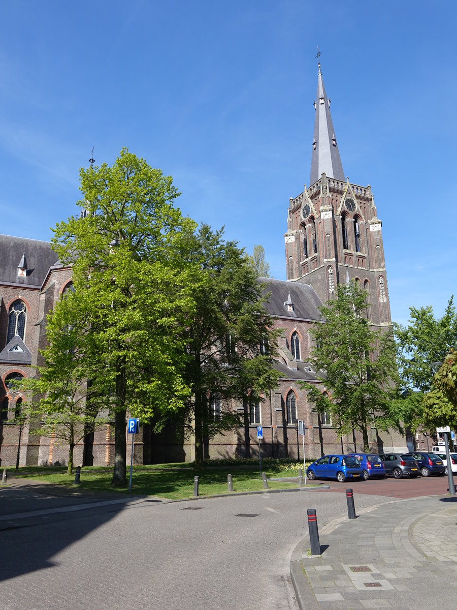 Best, St. Odolphus Kirche, erbaut von 1880 bis 1886 von Architekt Carl Weber (06.05.2016)