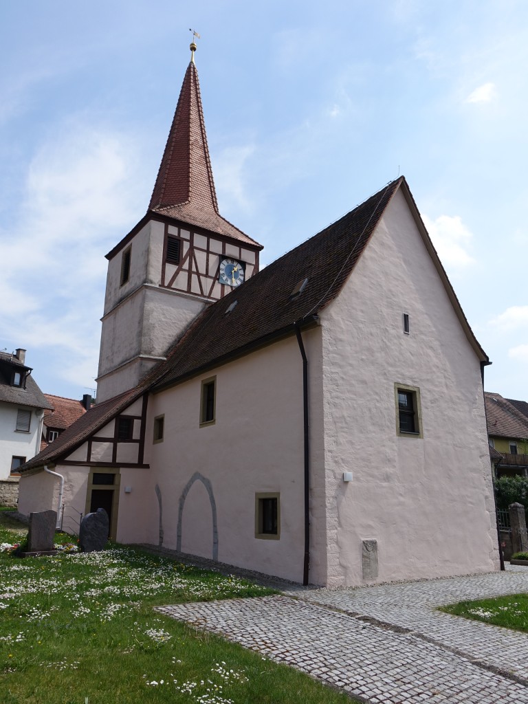 Bettwar, Ev. St. Georg Kirche, gotische Chorturmkirche, erbaut im 13. Jahrhundert (14.05.2015)