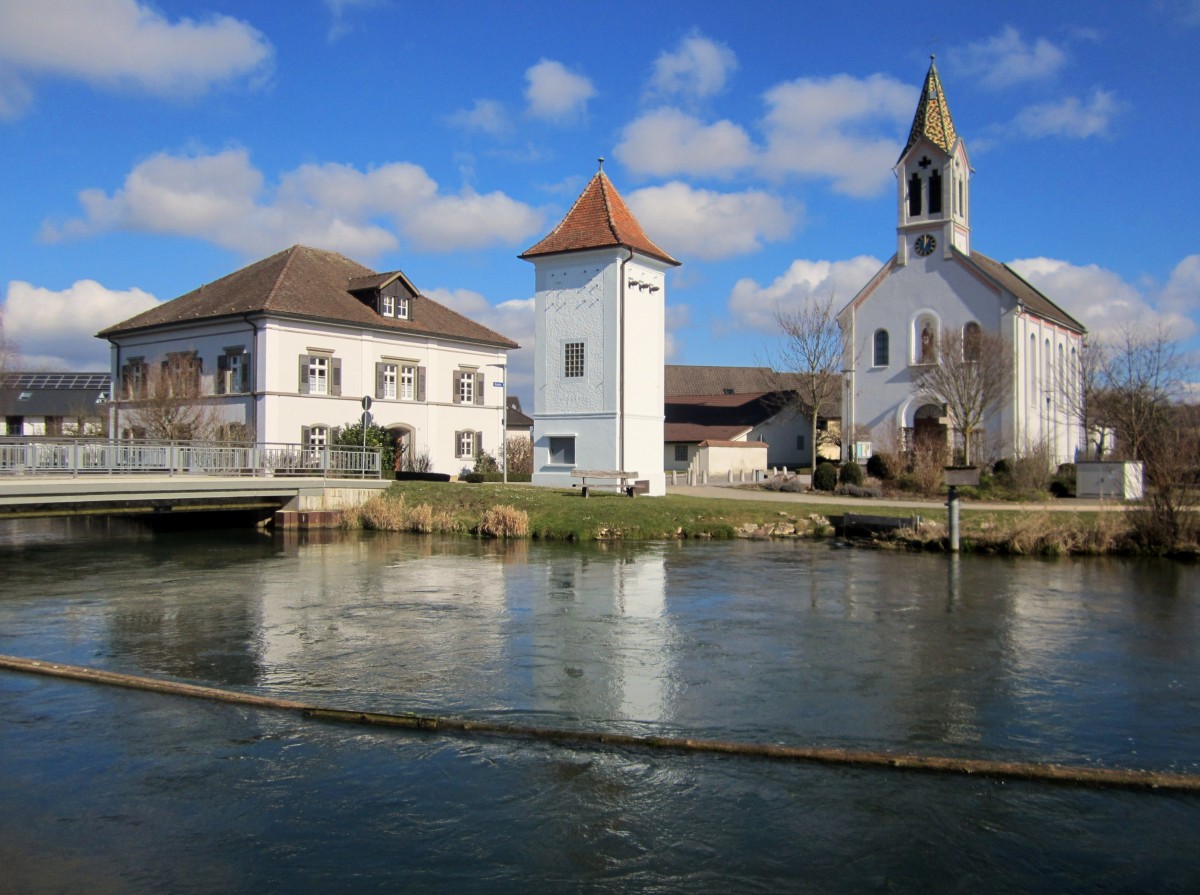 Beuren an der Asch, Pfarrhaus und St. Bartholomus Kirche (23.02.2014)