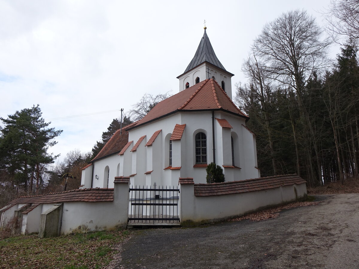 Biding, Pfarrkirche St. Martin, Chor und Turm erbaut im 15. Jahrhundert, Langhaus 17. Jahrhundert (06.03.2016)