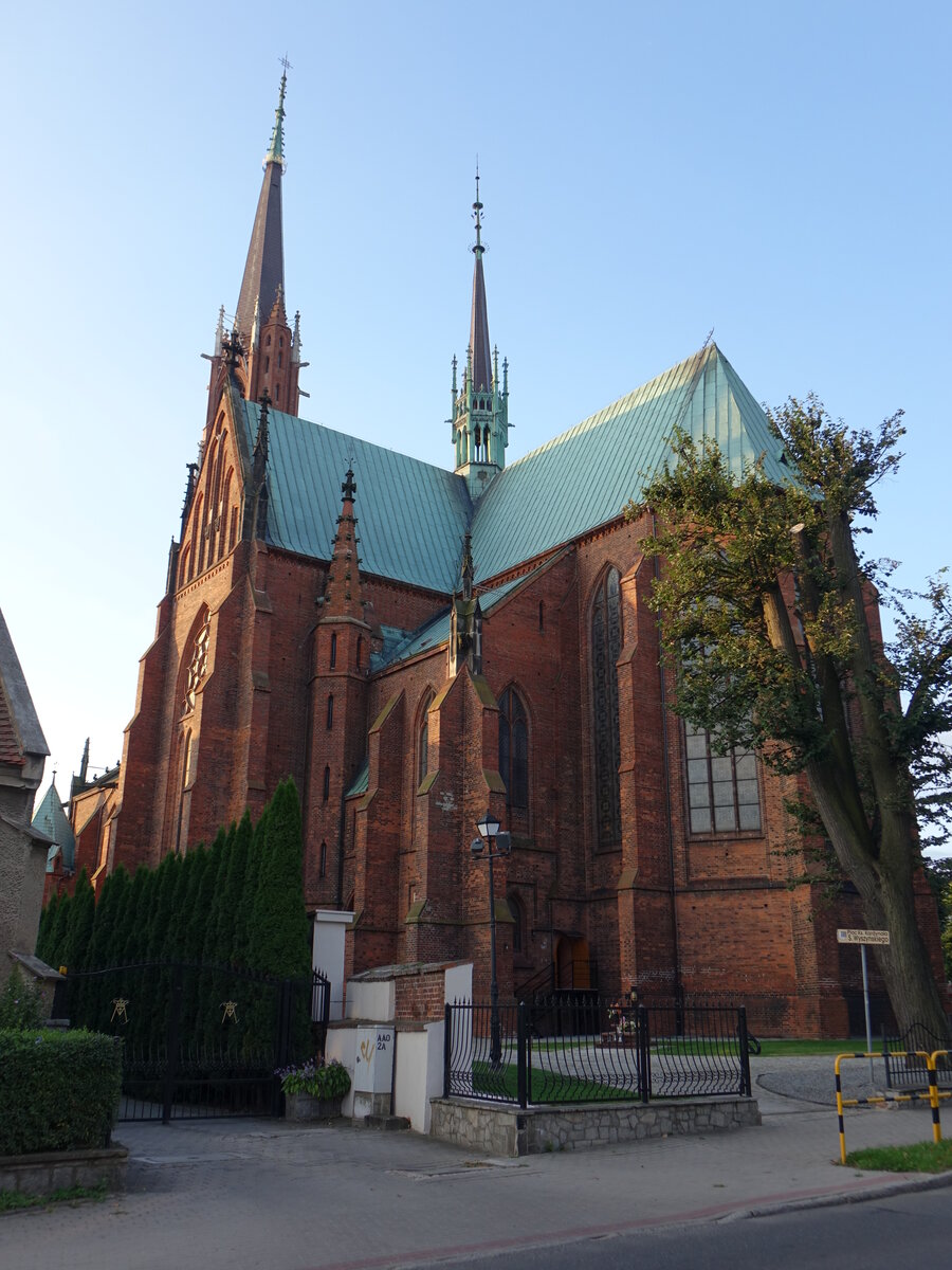 Bielawa / Langenbielau, neugotische Pfarrkirche Maria Himmelfahrt, erbaut von 1868 bis 1876 nach Entwurf des Architekten Alexis Langer (12.09.2021)