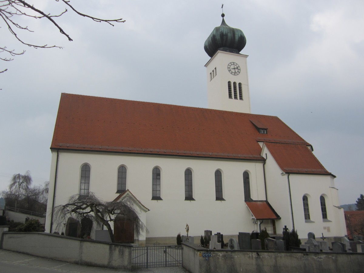 Biessenhofen, St. Georg Kirche, Chor erbaut im 15. Jahrhundert, Langhaus erbaut 1928 (06.03.2014)