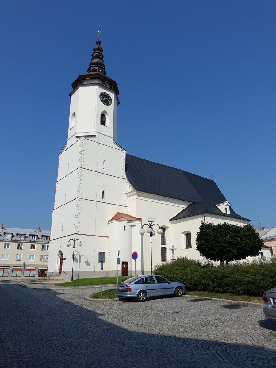 Bilovec / Wagstadt, gotische St. Nikolaus Kirche am Slezske Namesti (31.08.2019)