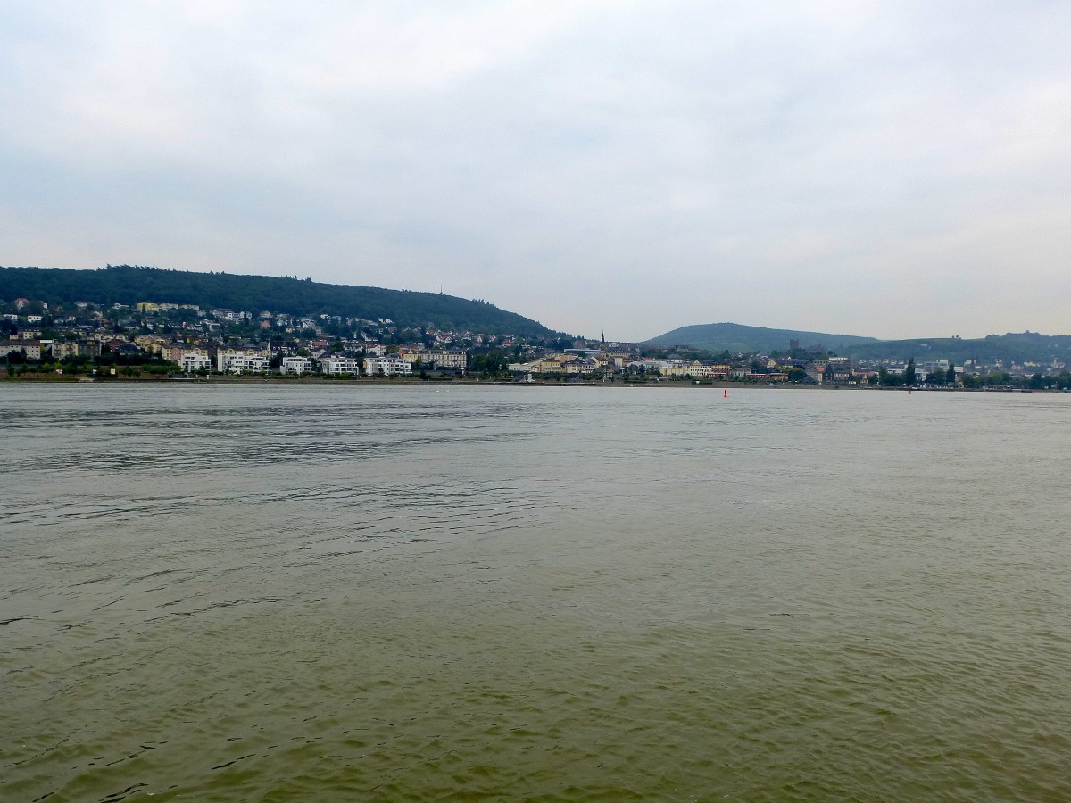 Bingen am Rhein, Blick vom rechtsrheinischen Fähranleger auf die Stadt, Sept.2014