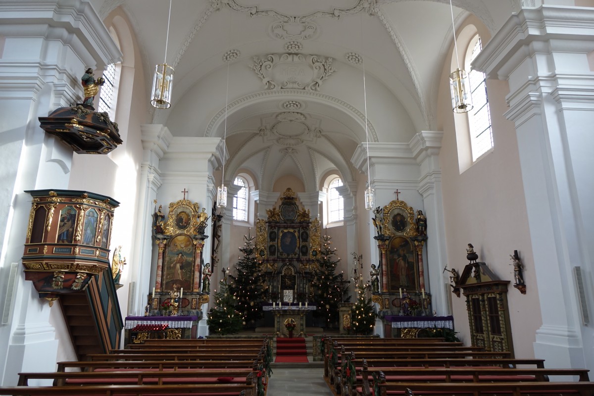 Birenbach, Hochaltar mit Gnadenbild und Kanzel von 1696 der Wallfahrtskirche zur schmerzhaften Muttergottes (25.12.2014)