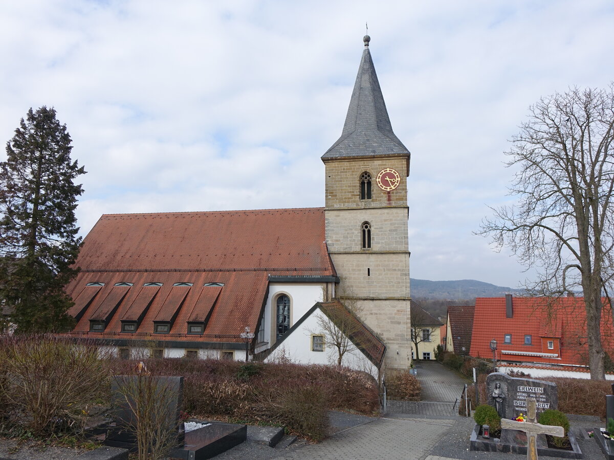 Bischberg, kath. Pfarrkirche St. Markus, Chorturmkirche aus dem 15. Jahrhundert (26.03.2016)