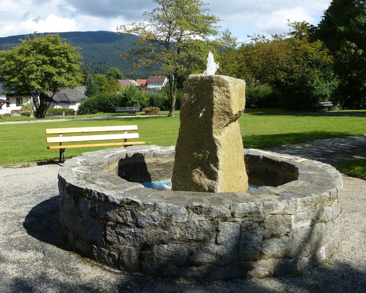 Bischofsgrn, der Oswald Russ Brunnen im Stadtpark, Aug.2014