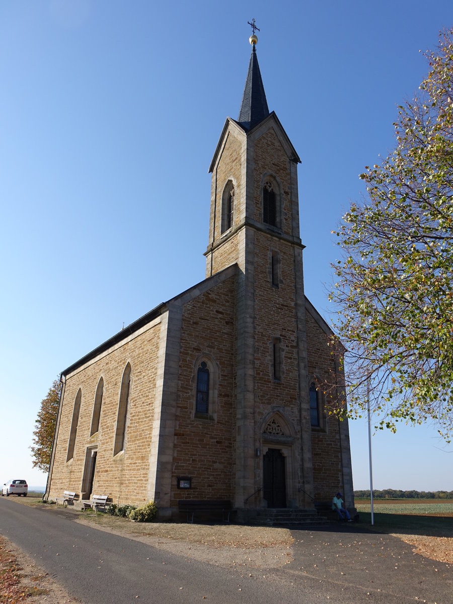 Bischwind, neugotische Wallfahrtskirche St. Maria Helferin der Christen, Backsteinbau mit polygonalem Chorabschluss und Glockenturm, erbaut von 1874 bis 1875 (14.10.2018)