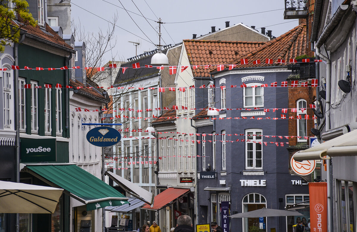 Bispegade in Haderslev (deutsch: Hadersleben) in Snderjylland (Nordschleswig). Aufnahme: 5. Mai 2021.