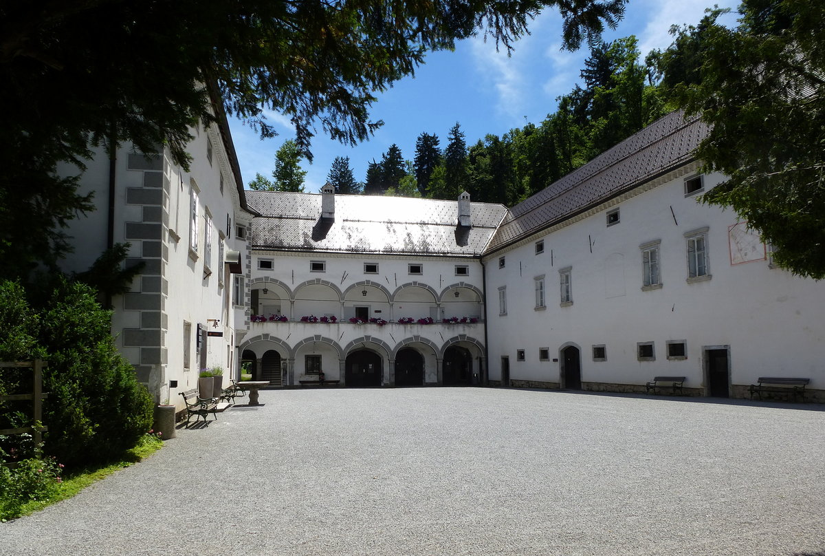 Bistra, Gebude des ehemaligen Katuserklosters (1260-1782), von 1826-1945 nach Umbauten als Schlo genutzt, seit 1951 Technikmuseum, Juni 2017