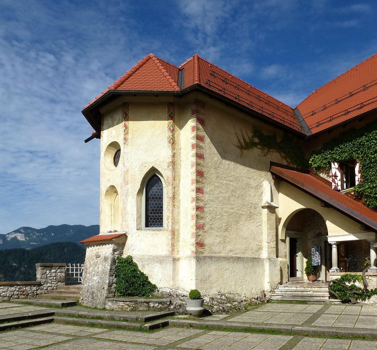 Bled, die Kapelle auf dem oberen Burghof stammt aus dem 16.Jahrhundert, Juni 2016