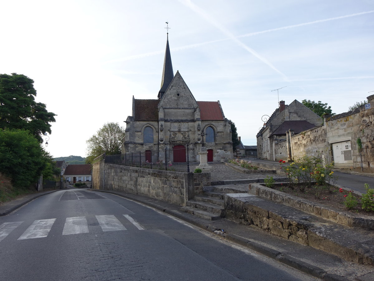 Blerancourt, Kirche Saint-Pierre-s-Liens mit Renaissance Fassade aus dem 16. Jahrhundert (10.07.2016)