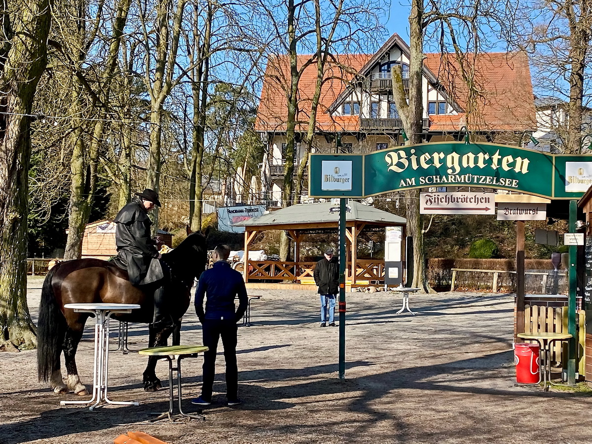 Blick am Morgen  an der Anlegestelle von Bad Saarow am 05. Mrz 2023.