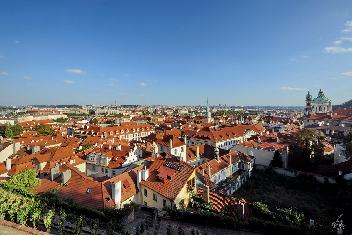 Blick von einer Anhhe auf die Tschechische Hauptstadt Prag. (September 2012)