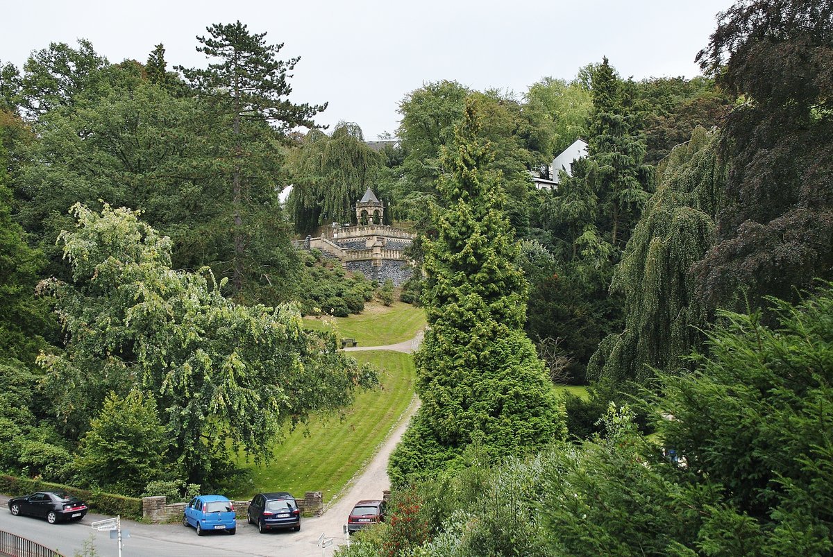 Blick auf die alte Treppen-Anlage, genannt Dicke-Ibach-Treppe, nach dem Piano-Bauer Ibach benannt, im oberen Teil der Barmer-Anlagen in Wuppertal-Barmen. (zweit grte private und ffentlich zugngliche Park-Anlage Deutschlands von 1864) 16.09.2011