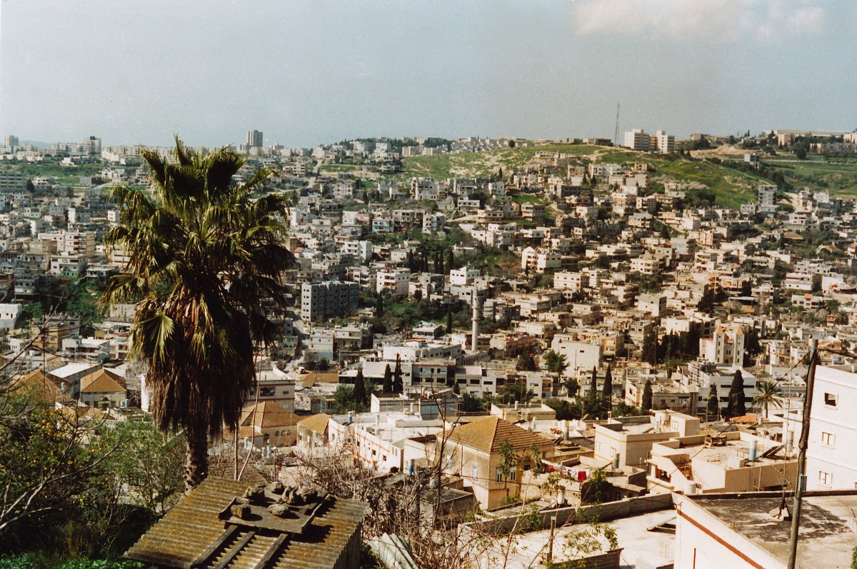 Blick auf die Altstadt von Nazareth. Aufnahme: Februar 1988 (digitalisiertes Fotonegativ).