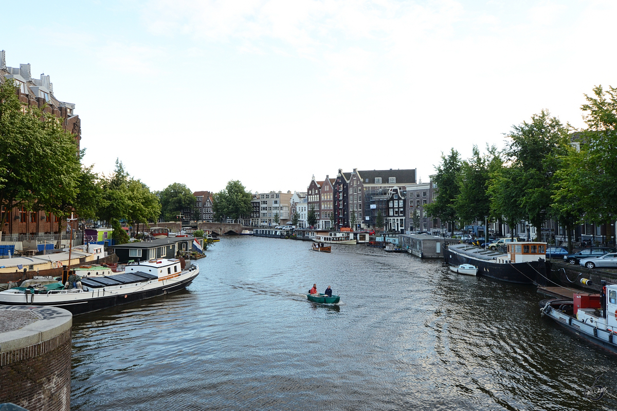 Blick auf den Kanal Oudeschans in Amsterdam. (August 2012)