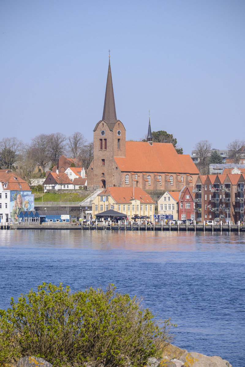Blick auf die Marienkirche in Snderborg (deutsch: Sonderburg) in Nordschleswig. Aufnahme: 20. April 2021.