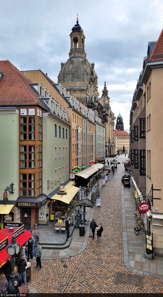 Blick auf die Mnzgasse in Dresden, hinter der sich die Frauenkirche und der Rathausturm anschlieen.

🕓 20.2.2023 | 16:23 Uhr