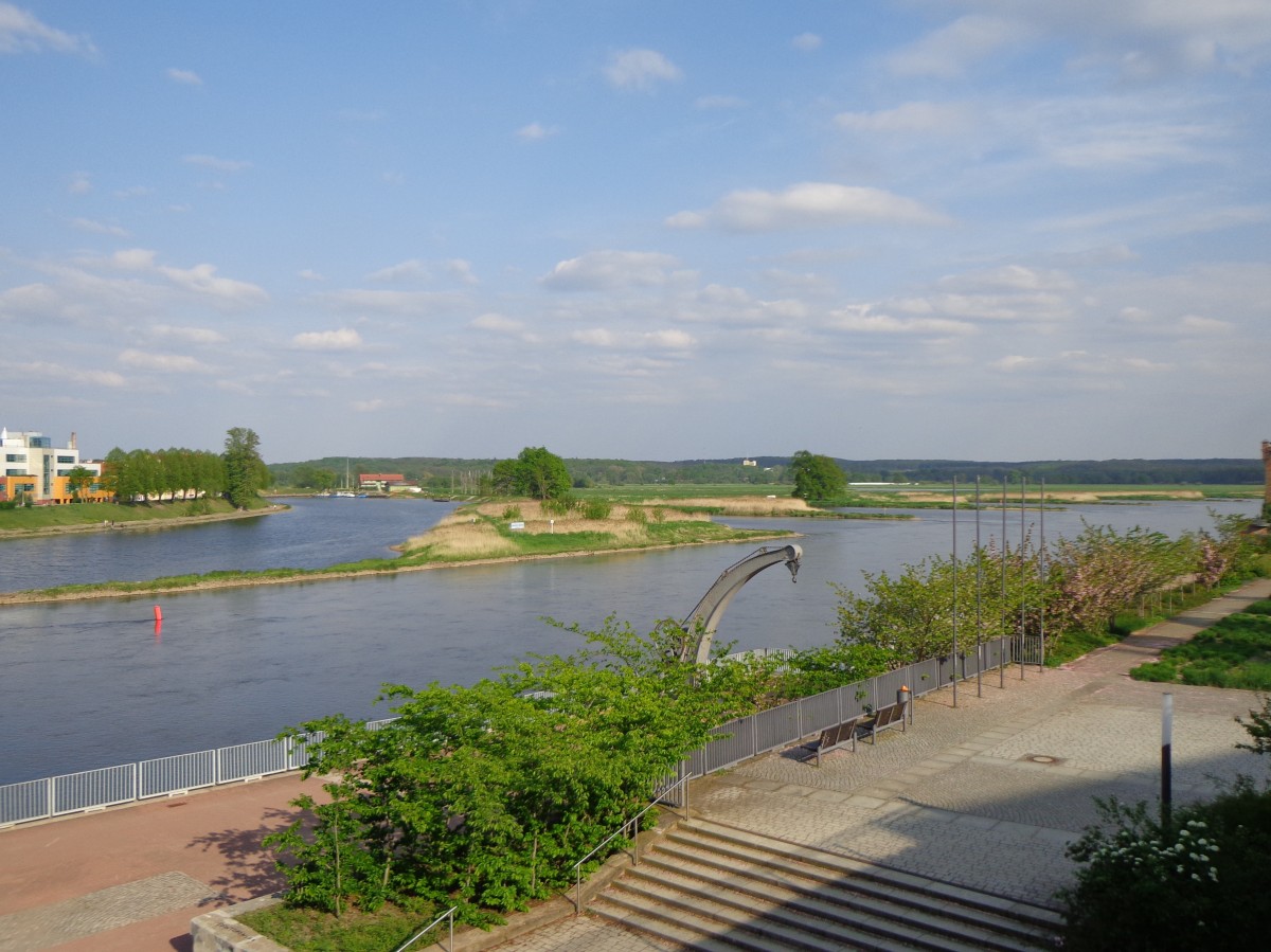 Blick auf die Oder in Frankfurt, gegenber Polen (Slubice) am 23.04.14