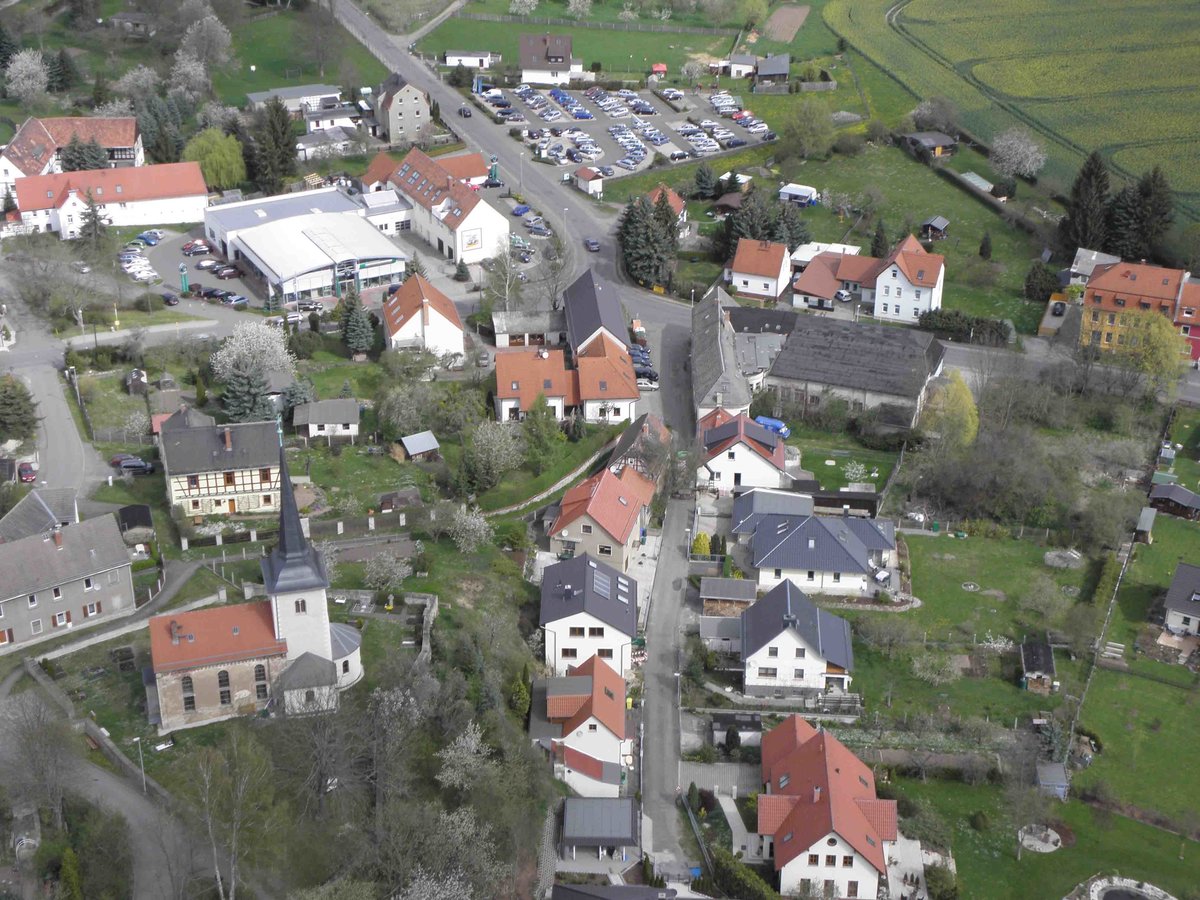 Blick auf den Ortsteil von Gera-Thieschitz anl. einer Befliegung im April 2012