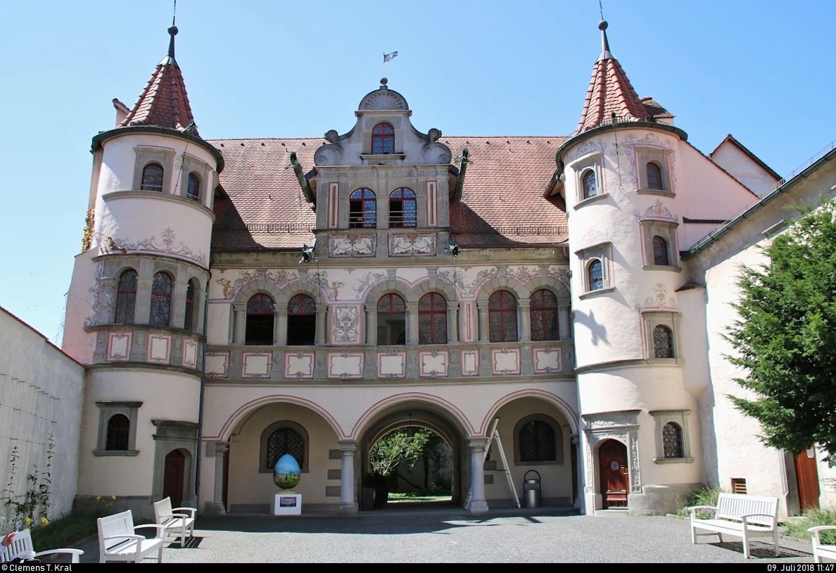 Blick auf das Rathaus von Konstanz. Von dieser Perspektive im Ganzen leider schlecht zu fotografieren.
[9.7.2018 | 11:47 Uhr]