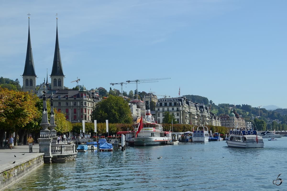 Blick auf den Schweizerhof-Quai am Vierwaldstttersee in Luzern. (September 2011)