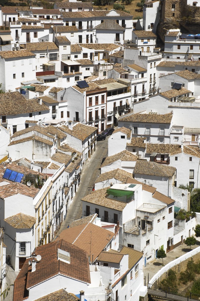 Blick auf Setenil de las Bodegas. Aufnahme: Juli 2014.