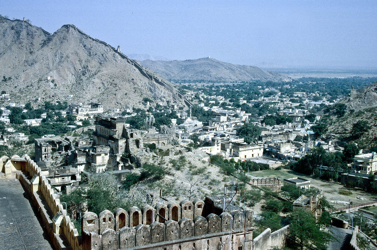 Blick auf den Stadtkern von Jodhpur. Bild vom Dia. Aufnahme: November 1988.