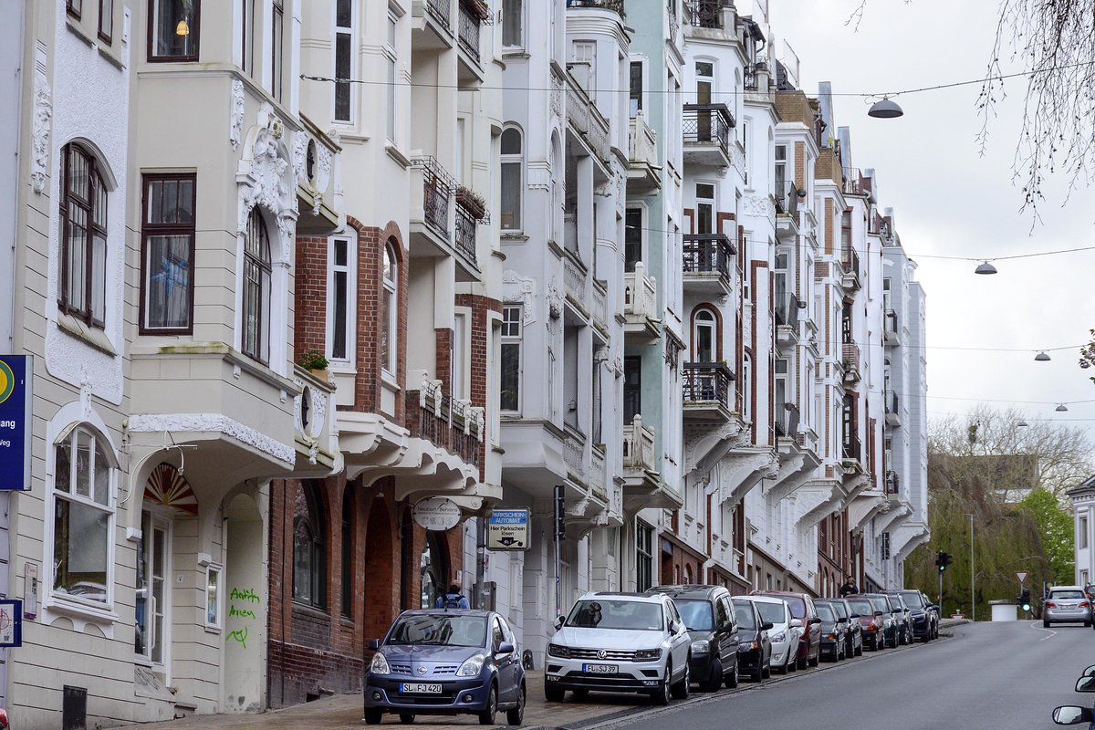 Blick auf die sdliche Seite der Toosbystrae in Flensburg. Aufnahme: 2. Mai 2020.