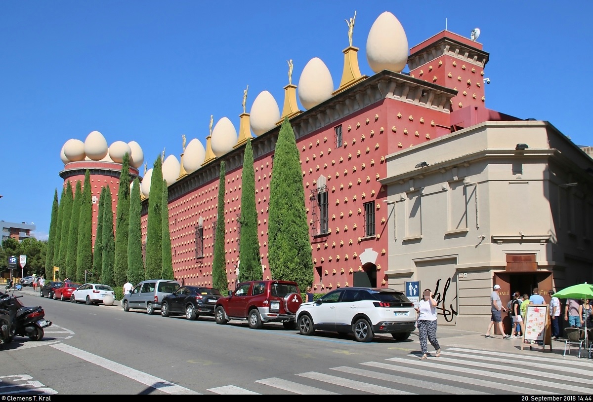 Blick auf das Teatre-Museu Dal (Salvador-Dal-Museum), von mir scherzhaft  Eiermuseum  genannt, in der Stadt Figueres (E).
[20.9.2018 | 14:44 Uhr]