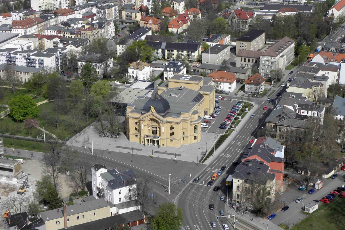 Blick auf das Theater Altenburg in Gera anl. einer Befliegung im April 2012