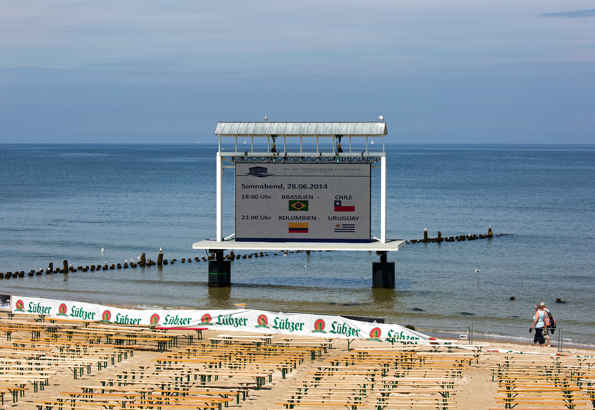 Blick auf den WM Fuballstrand im Seebad Heringsdorf. - 28.06.2014