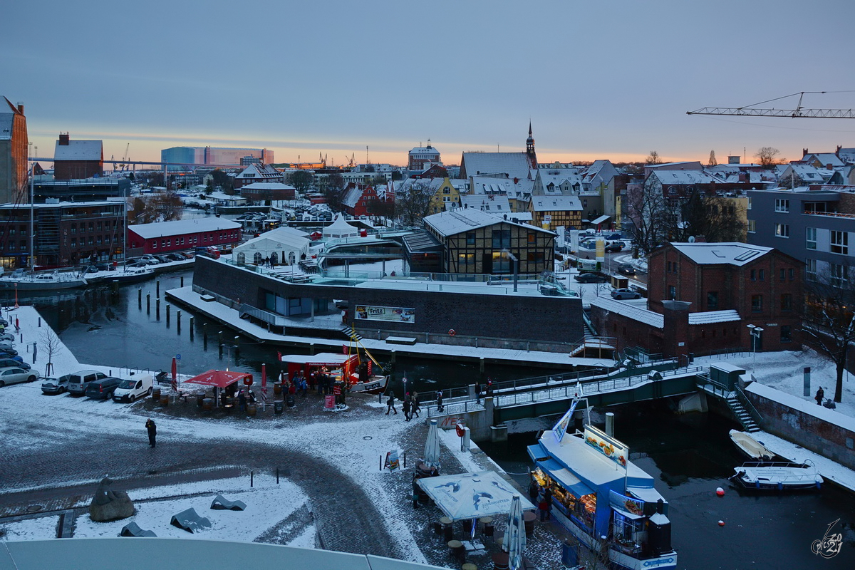 Blick von der Aussichtsplattform des Ozeaneums in Stralsund. (Dezember 2014)