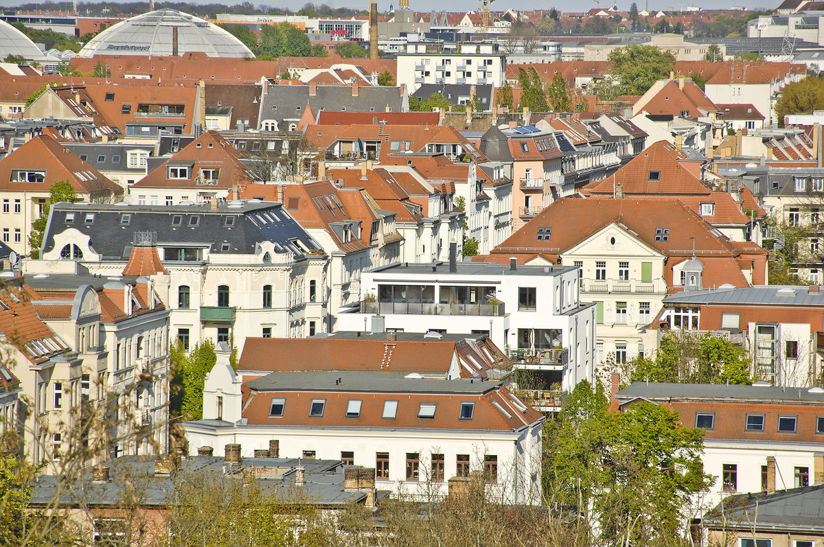 Blick vom Fockeberg auf Leipzig in stlicher Richtung. Aufnahme: 30. April 2017.