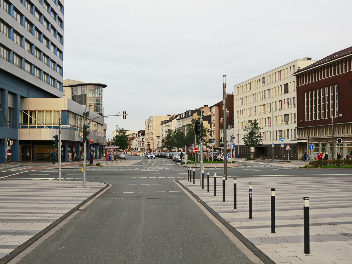 Blick vom Hauptbahnhof am 25. Oktober 2019 in die Friedrich-Wilhelm-Strae in Duisburg. 